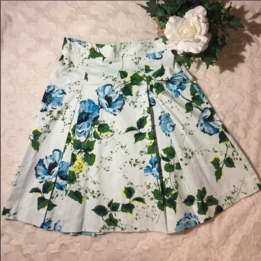 EUC Banana Republic Fit & Flare Skirt, 0